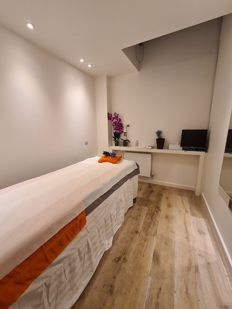 Refine Massage · Photos 4